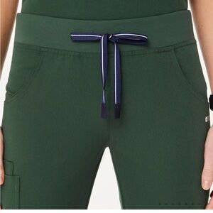 FIGS British Racing Green Kade Cargo Pants in Medium Petite NWT